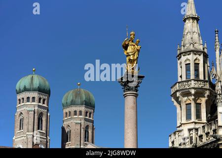 Deutschland, Bayern, München, Marienplatz, Frauenkirche, Frauentürme, Mariensäule, Neues Rathaus Stockfoto