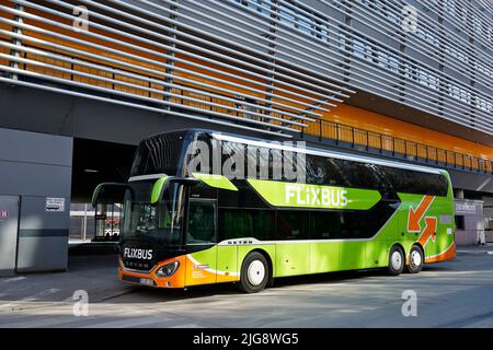 Deutschland, Bayern, München, Hauptbahnhof, zentraler Omnibusbahnhof ZOB, Flixbus wird erwartet Stockfoto