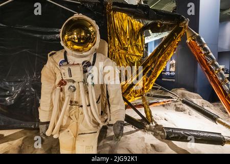 England, London, South Kensington, Science Museum, Ausstellung des Apollo Astronaut's Space Suit Stockfoto
