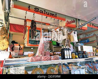 Wochenmarkt in Porto Azzuro auf der Insel Elba Stockfoto