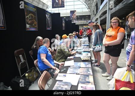 London, Großbritannien. 8.. Juli 2022. Autogrammstunde bei London Film und Comic Con bei Olympia London, Großbritannien. - 8. Juli 2022. Quelle: Siehe Li/Picture Capital/Alamy Live News Stockfoto