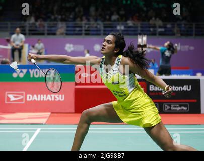 Kuala Lumpur, Malaysia. 08.. Juli 2022. Pusarla V. Sindhu aus Indien tritt beim Viertelfinalspiel der Perodua Malaysia Masters 2022 in der Axiata Arena, Bukit Jalil, gegen Tai Tzu Ying aus Taiwan an. Tai Tzu Ying gewann mit Punktzahlen; 21/12/21 : 13/21/12 (Foto von Wong Fok Loy/SOPA Images/Sipa USA) Credit: SIPA USA/Alamy Live News Stockfoto