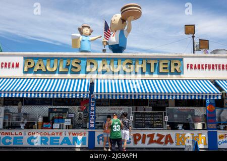 Pauls Tochterrestaurant auf der Promenade in Coney Island, Brooklyn, NYC Stockfoto