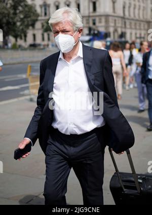 London, Großbritannien. 06.. Juli 2022. Lord TONY HALL, ehemaliger Generaldirektor der BBC, wird in Westminster gesehen. Premierminister Boris Johnson steht vor einem zunehmenden Druck zum Rücktritt, nachdem die Kabinettsmitglieder Rishi Sunak und Sajid Javid zurückgetreten sind. Bildnachweis: Ben Cawthra/Sipa USA **KEINE Verkäufe in Großbritannien** Bildnachweis: SIPA USA/Alamy Live News Stockfoto