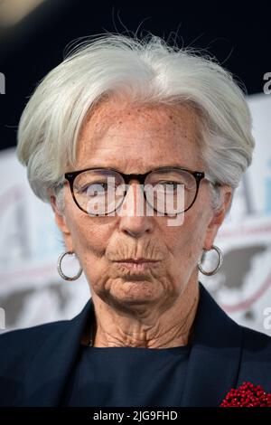 Aix En Provence, Frankreich. 08.. Juli 2022. Porträt von Christine Lagarde, Präsidentin der Europäischen Zentralbank (EZB) bei einer Sitzung. Christine Lagarde, Präsidentin der Europäischen Zentralbank (EZB), eröffnete die XXIInd Rencontres Economiques d'Aix-en-Provence mit der Frage: „Welches Risiko besteht für die Welt?“. (Foto: Laurent Coust/SOPA Images/Sipa USA) Quelle: SIPA USA/Alamy Live News Stockfoto