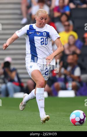 8.. Juli 2022, Stadium MK, Milton Keynes, Bucks, England: Womens European International Football Tournament; Spanien gegen Finnland: Eveliina Summanen aus Finnland Credit: Action Plus Sports Images/Alamy Live News Stockfoto