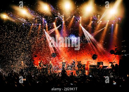 Attaque 77 - die Punk-Rock-Band in einer Live-Show in Argentinien Stockfoto