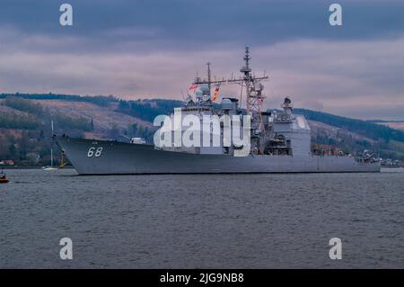 USS Anzio verließ die Gareloch, Schottland im Jahr 2008 für NATO-Übungen Sie trat in den Dienst im Jahr 1992 und ist geplant, im Jahr 2022 stillzulegen Stockfoto