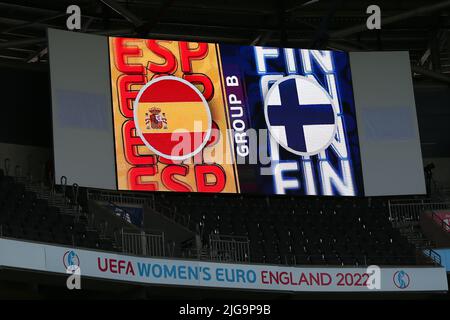 VEREINIGTES KÖNIGREICH. 08.. Juli 2022. Milton Keynes, England, 8. 2022. Juli: Stadionbildschirm Spanien gegen Finnland während des Fußballspiels der UEFA Womens Euro 2022 zwischen Spanien und Finnland im Stadion MK in Milton Keynes, England. (Pedro Soares/SheKicks/SPP) Quelle: SPP Sport Press Photo. /Alamy Live News Stockfoto