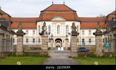 Schloss Fasanerie, Schlossanlage aus dem Jahr 1700s, bei Fulda, Haupttor, Eichenzell, Deutschland Stockfoto