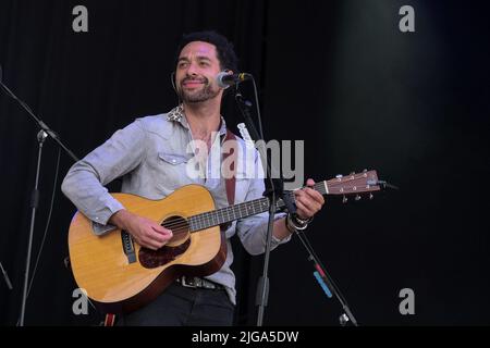 Great Tew, Großbritannien. 08.. Juli 2022. Der britische Country-Folk-Sänger und Songwriter Ben Earle tritt beim Cornbury Festival live mit dem Musikduo The Shires auf. (Foto von Dawn Fletcher-Park/SOPA Images/Sipa USA) Quelle: SIPA USA/Alamy Live News Stockfoto