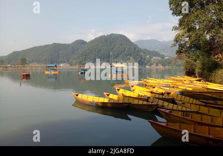 Touristenattraktion am Begnas See in Nepal. Stockfoto