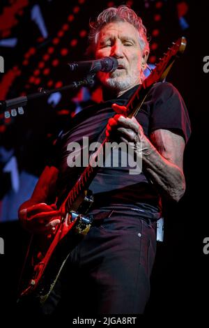 8. Juli 2022, Toronto, Ontario, Kanada: Englischer Musiker, Roger Waters, Singer-Songwriter, Komponist und Mitbegründer der progressiven Rockband Pink Floyd, spielte eine ausverkaufte Show in der Scotiabank Arena in Toronto. Im Bild: ROGER WATERS (Bild: © Angel Marchini/ZUMA Press Wire) Stockfoto