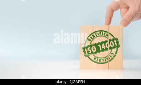 Nach ISO 14001 zertifizierte Umweltmanagementsysteme. Anforderungen an ein Umweltmanagementsystem für Unternehmen können zur Verbesserung der Umwelt eingesetzt werden Stockfoto