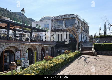 Anacapri - Seggiovia del Monte Solaro dalla scalinata di Piazza della Vittoria Stockfoto