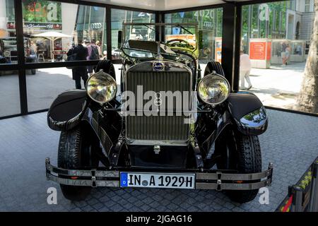 BERLIN - 18. JUNI 2022: Retro-Fahrzeug Audi Typ SS, 1929. Classic Days Berlin. Stockfoto