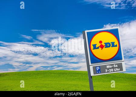 Werbe- und Firmenschild der Firma LIDL Stockfoto