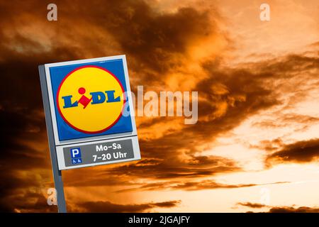 Werbe- und Firmenschild der Firma LIDL Stockfoto