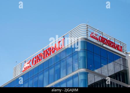 Das Logo der italienischen Versicherungsgesellschaft Generali ist auf dem Bürogebäude in Spanien zu sehen. Stockfoto