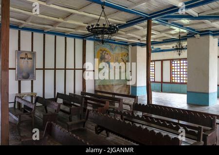 Siquijor, Philippinen - 2022. Juni: Das Kloster der Lazi-Kirche am 22. Juni 2022 in Lazi, Siquijor, Philippinen. Stockfoto