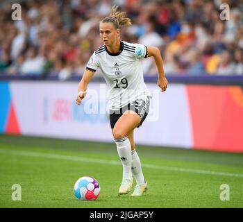 08 Jul 2022 - Deutschland gegen Dänemark - UEFA Women's Euro 2022 - Gruppe B - Brentford Community Stadium die deutsche Fußballmannschaft Klara Bühl während des UEFA Women's Euro 2022-Spiels gegen Dänemark Bildnachweis: © Mark Pain / Alamy Live News Stockfoto