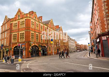 Dublin, Irland - 22. Mai 2022: Straße im Zentrum von Dublin, Irland. Stockfoto