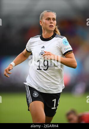 08 Jul 2022 - Deutschland gegen Dänemark - UEFA Women's Euro 2022 - Gruppe B - Brentford Community Stadium die deutsche Fußballmannschaft Klara Bühl während des UEFA Women's Euro 2022-Spiels gegen Dänemark Bildnachweis: © Mark Pain / Alamy Live News Stockfoto