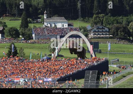 SPIELBERG, Österreich. 08.. Juli 2022. Rundlaufansicht am FREITAG, volles Haus bereits - Quelle: SPP Sport Pressefoto. /Alamy Live News Stockfoto