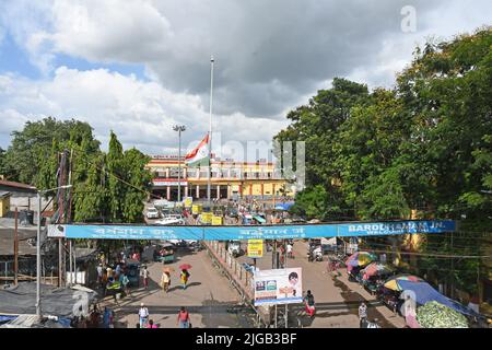 Westbengalen / Indien - 09.07.2022: In Indien wird am Samstag nationale Trauer über den Tod des ehemaligen japanischen Premierministers Shinzo beobachtet Stockfoto