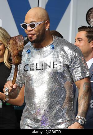 New York, NY, USA. 8.. Juli 2022. Flo Rida im Bild, als Flo Rida am 8. Juli 2022 auf Fox and Friends auf dem Fox Square in New York City auftritt. Quelle: Rw/Media Punch/Alamy Live News Stockfoto