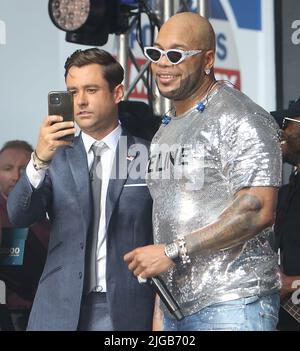 New York, NY, USA. 8.. Juli 2022. Flo Rida im Bild, als Flo Rida am 8. Juli 2022 auf Fox and Friends auf dem Fox Square in New York City auftritt. Quelle: Rw/Media Punch/Alamy Live News Stockfoto