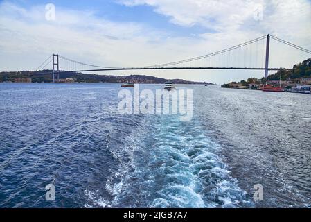 Die Bosporusbrücke verbindet die asiatische Seite mit der europäischen Side in Istanbul Stockfoto