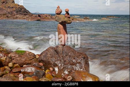 Steinstapeleuropameisterschaft Tag 1. 9.. Juli 2022. Eye Cave Beach, Dunbar, East Lothian. Kredit: Arch White/alamy Live Nachrichten Stockfoto