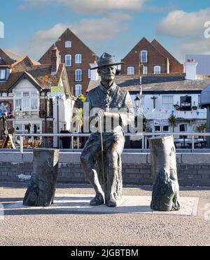 Poole Dorset England 9. Juli 2022 Statue von Lord Robert Baden Powell, Gründer der Pfadfinderbewegung. Stockfoto
