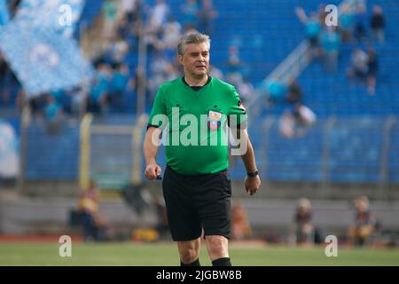 Sankt Petersburg, Russland. 08.. Juli 2022. Schiedsrichter Alexey Nikolaev gesehen während der Wetten Match of Legends zwischen Zenit Sankt Petersburg und Spartak Moskau im Petrovsky Stadium. Endergebnis: Zenit 2:0 Spartak. Kredit: SOPA Images Limited/Alamy Live Nachrichten Stockfoto