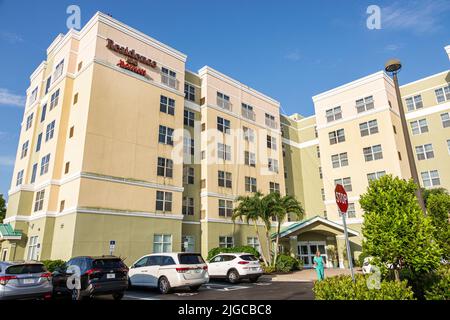Fort Ft. Myers Florida, Residence Inn by Marriott Fort Myers Sanibel Hotelunterkunft, Außeneingang Parkplatz Schild Stockfoto