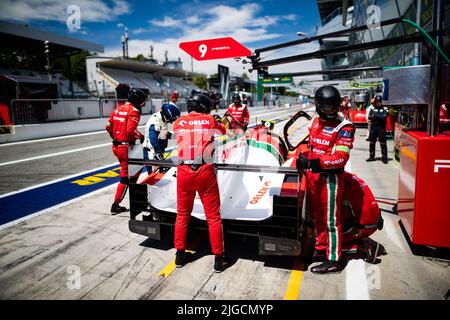 09 KUBICA Robert (pol), DELETRAZ Louis (SWI), COLOMBO Lorenzo (ita), Prema Orlen Team, Areca 07 - Gibson, Pitlane, während der 6 Stunden von Monza 2022, 4. Runde der FIA-Langstrecken-Weltmeisterschaft 2022 auf dem Autodromo Nazionale di Monza vom 8. Bis 10. Juli 2022 in Monza, Italien - Foto: Joao Filipe/DPPI/LiveMedia Stockfoto