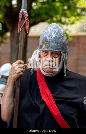 Reenactment Festival von Rembrandt van Rijn- Schauspieler porträtiert eine Wache in der weltberühmten Nachtwache Malerei, Leiden, Südholland, Niederlande. Stockfoto