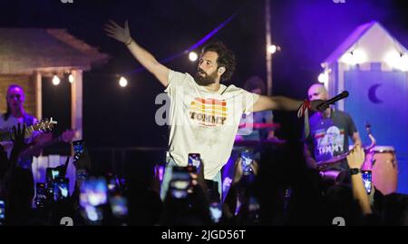 Vercelli, Italien. 9.. Juli 2022. Konzert des italienischen Sängers Tommaso Paradiso für seine „Tommy Summer Tour 2022“ Stockfoto