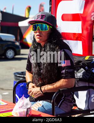 Juli 09 2022 Monterey, CA, U.S.A Patricia Fernandez(87) hängt mit den Fans nach dem Geico MotoAmerica Superbikes Rennen 1 in WeatherTech Laguna Seca Monterey, CA Thurman James/CSM Stockfoto