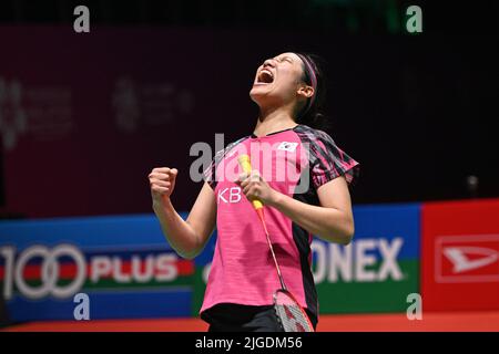 Kuala Lumpur, Malaysia. 10.. Juli 2022. Die südkoreanische an SE Young feiert das Finale der Frauen im Einzel gegen die chinesische Chen Yufei beim Malaysia Masters 2022 in Kuala Lumpur, Malaysia, 10. Juli 2022. Quelle: Chong Voon Chung/Xinhua/Alamy Live News Stockfoto