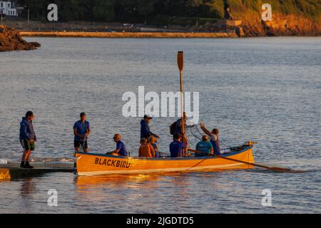 Gig kommt in den Slipway Stockfoto