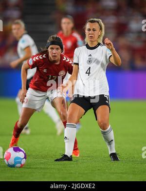 08 Jul 2022 - Deutschland gegen Dänemark - UEFA Women's Euro 2022 - Gruppe B - Brentford Community Stadium die deutsche Lena Latwein während des UEFA Women's Euro 2022-Spiels gegen Dänemark Bildnachweis: © Mark Pain / Alamy Live News Stockfoto