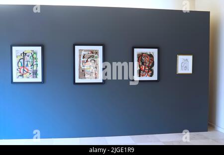 Im Inneren des Serralves Museums in Porto - Joan Miro Ausstellung Stockfoto