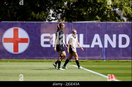 Englands Georgia Stanway (rechts) während einer Trainingseinheit beim UEFA Women's Euro 2022 England Media Day im Lensbury, Teddington. Bilddatum: Sonntag, 10. Juli 2022. Stockfoto