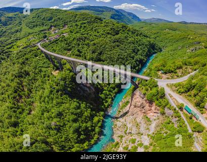 Montenegro. Dzhurdzhevich Brücke über den Fluss Tara Stockfoto