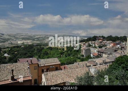 Panoramablick auf Pietragalla, ein Dorf in der Region Basilicata, Italien. Stockfoto