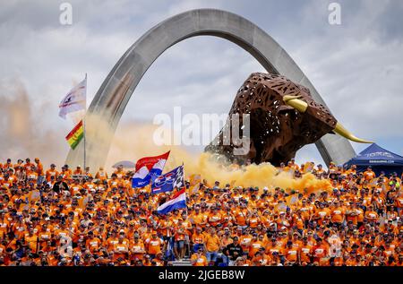 Spielberg, Österreich. 10.. Juli 2022. SPIELBERG - Fans von Max Verstappen (1) bei der Fahrerparade vor dem Großen Preis von Österreich auf dem Red Bull Ring am 10. Juli 2022 in Spielberg, Österreich. ANP SEM VAN DER WAL Quelle: ANP/Alamy Live News Stockfoto