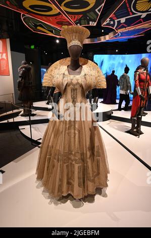 Afrofuturismus im Kostümdesign im Museum of Pop Art in Seattle. Stockfoto