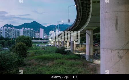 Nachtansicht der Stadt Anyang, Gyeonggi-do, Korea Stockfoto